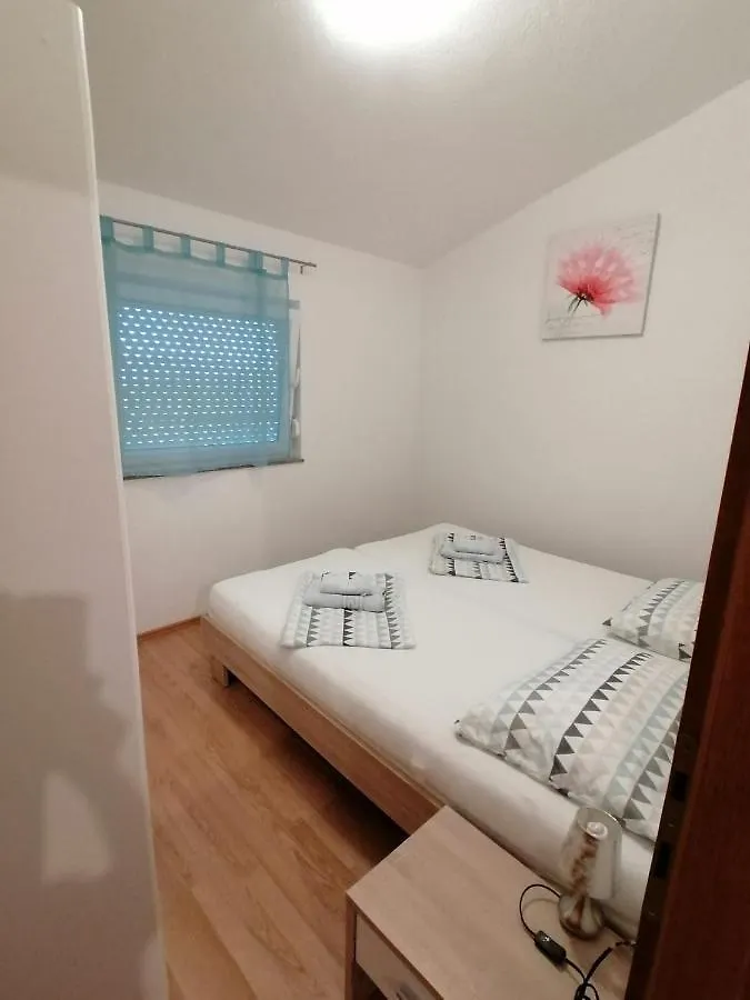 Segotici Apartmenthaus Viktoria 0*,  קרואטיה